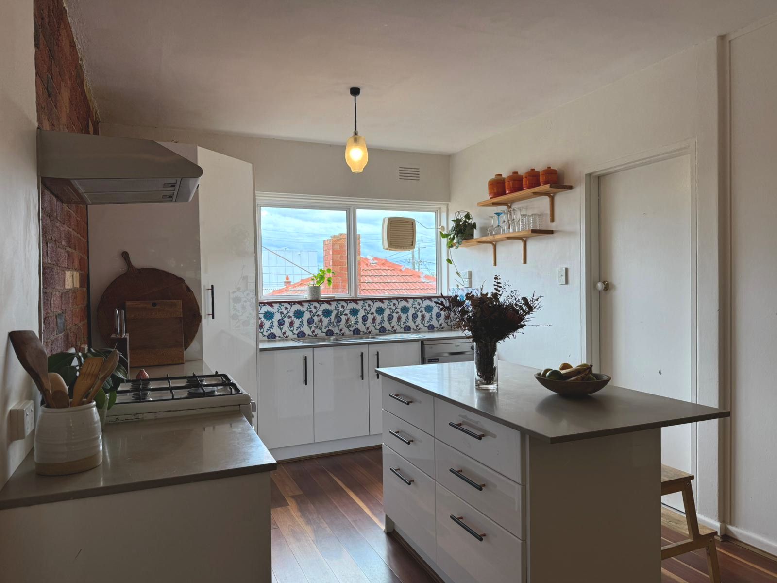 Giant Gem - Spacious 2 Bed Apartment East Coburg